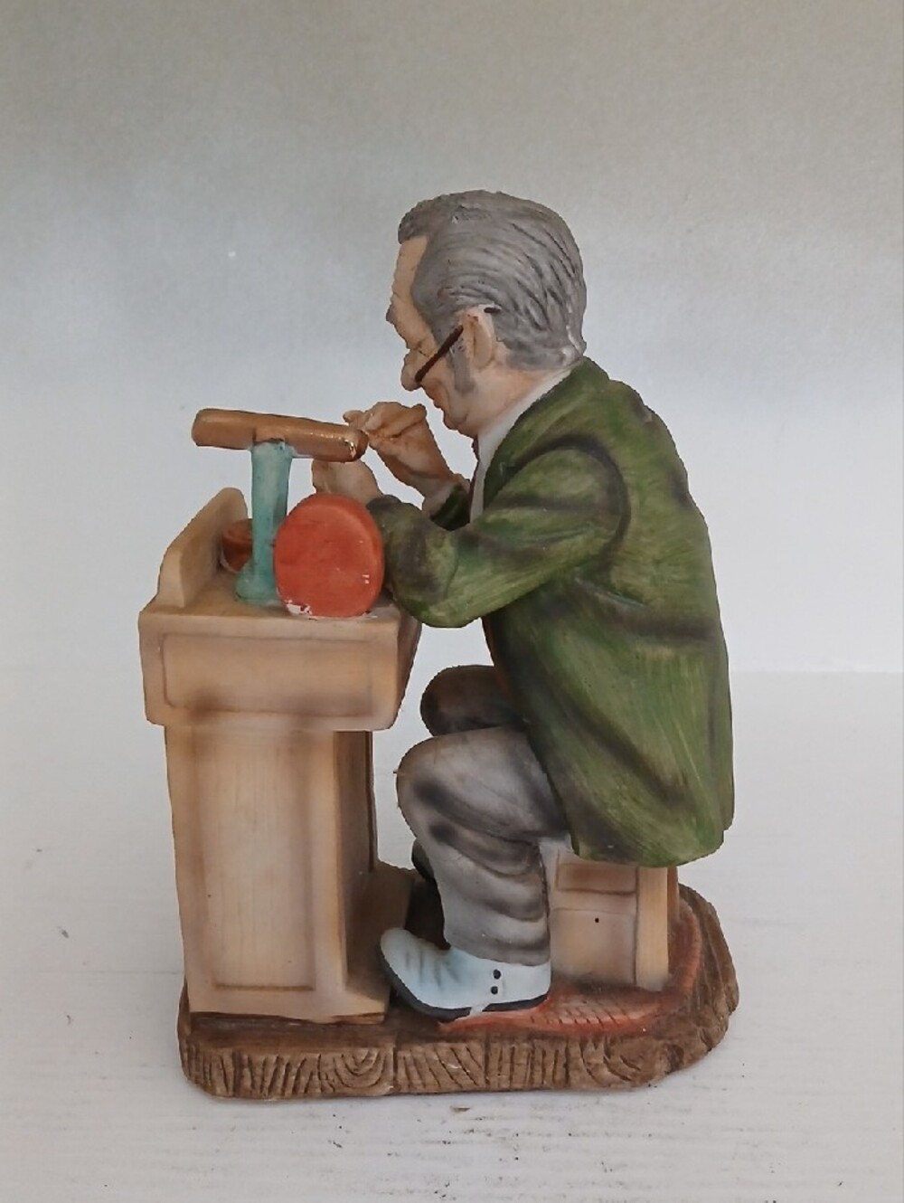 Lefton Vintage Artisan Clockmaker Figurine - Picture 3 of 5